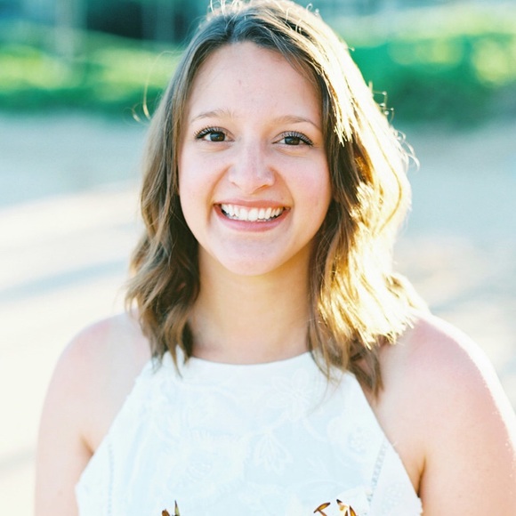 Meet your Posher, Julisa - Picture 1 of 1